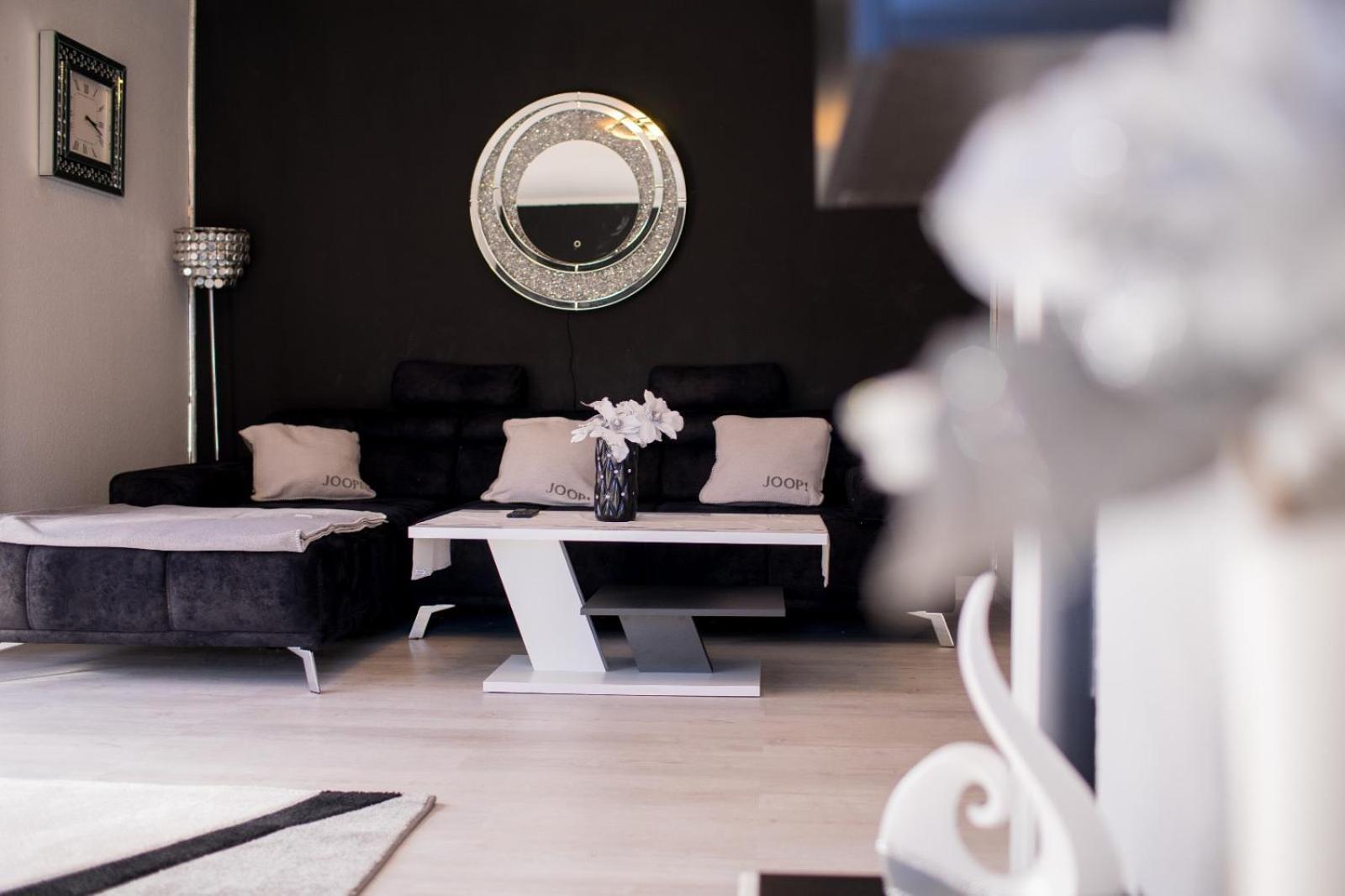 Zum Kaeutzchen 120Qm Ferienhaus 8 Personen 4 Schlafzimmer Nossentiner Huette Eksteriør bilde