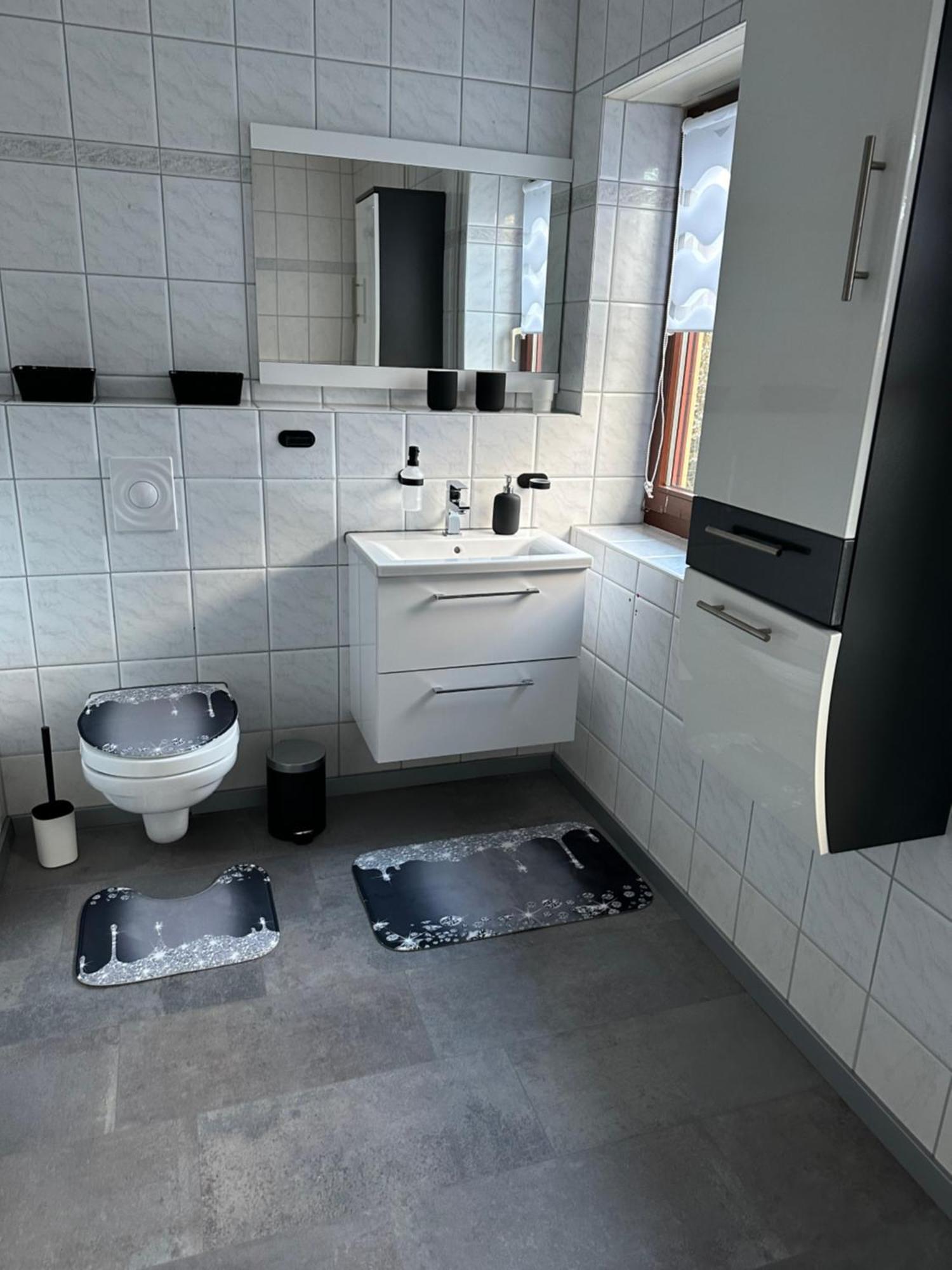 Zum Kaeutzchen 120Qm Ferienhaus 8 Personen 4 Schlafzimmer Nossentiner Huette Eksteriør bilde