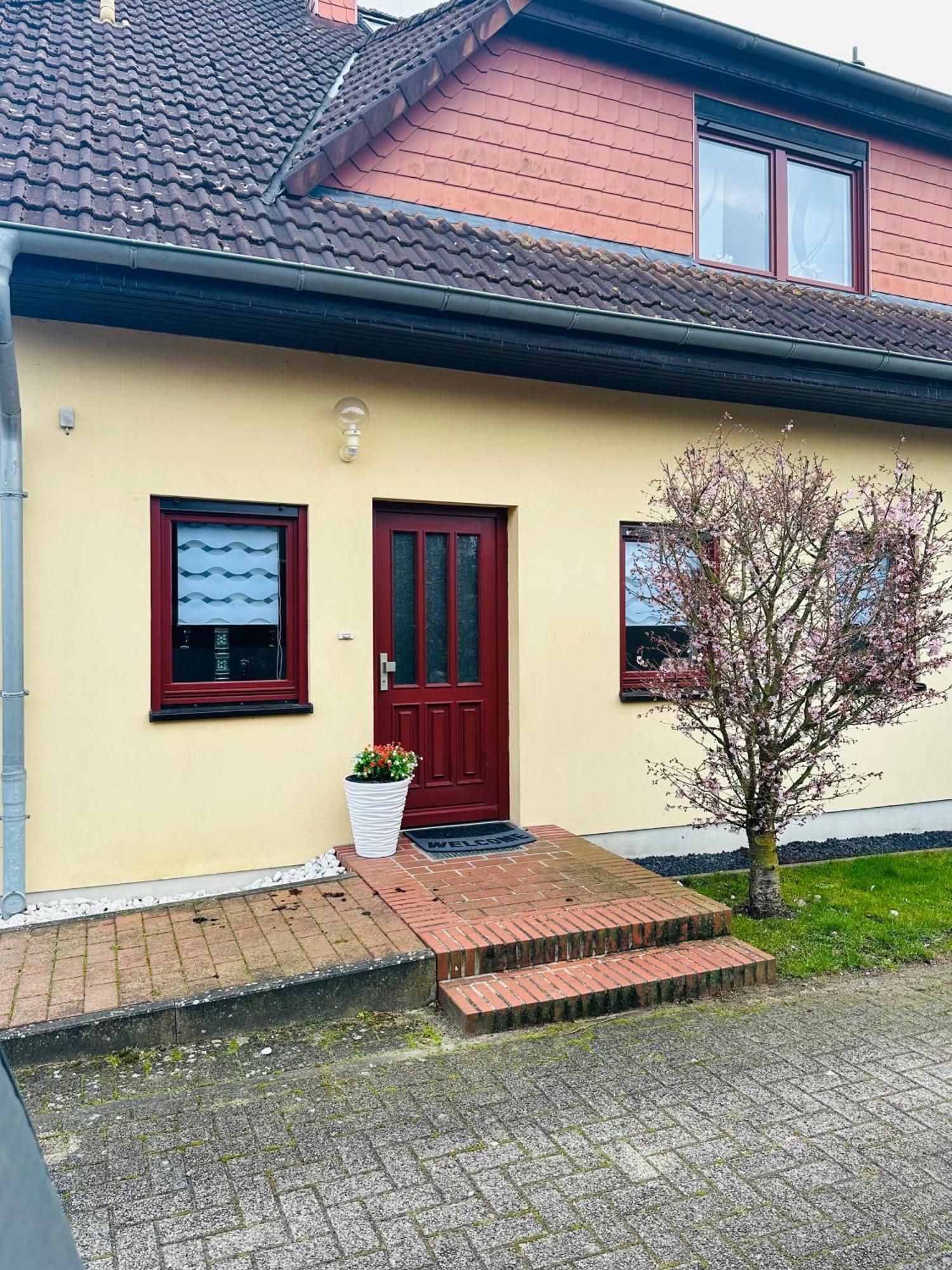 Zum Kaeutzchen 120Qm Ferienhaus 8 Personen 4 Schlafzimmer Nossentiner Huette Eksteriør bilde