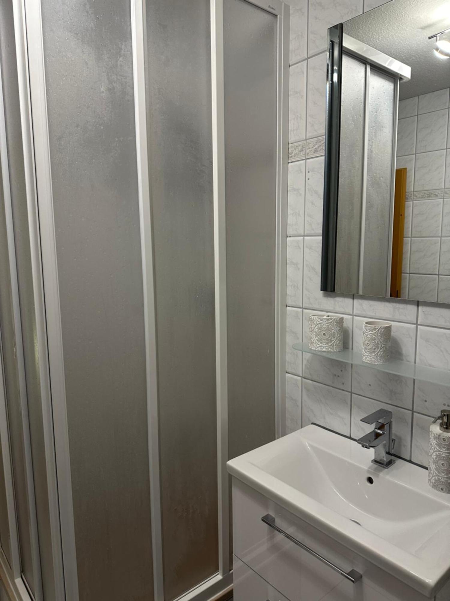 Zum Kaeutzchen 120Qm Ferienhaus 8 Personen 4 Schlafzimmer Nossentiner Huette Eksteriør bilde