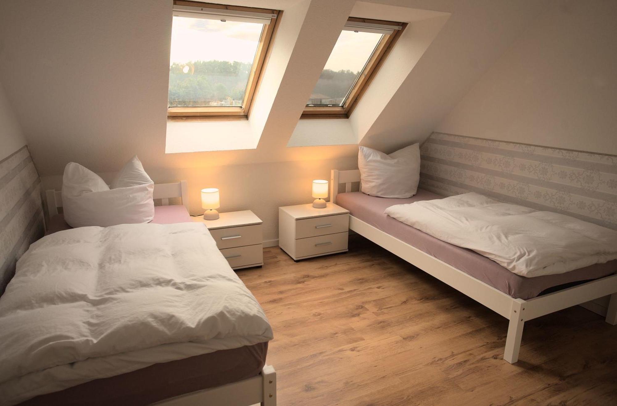 Zum Kaeutzchen 120Qm Ferienhaus 8 Personen 4 Schlafzimmer Nossentiner Huette Eksteriør bilde