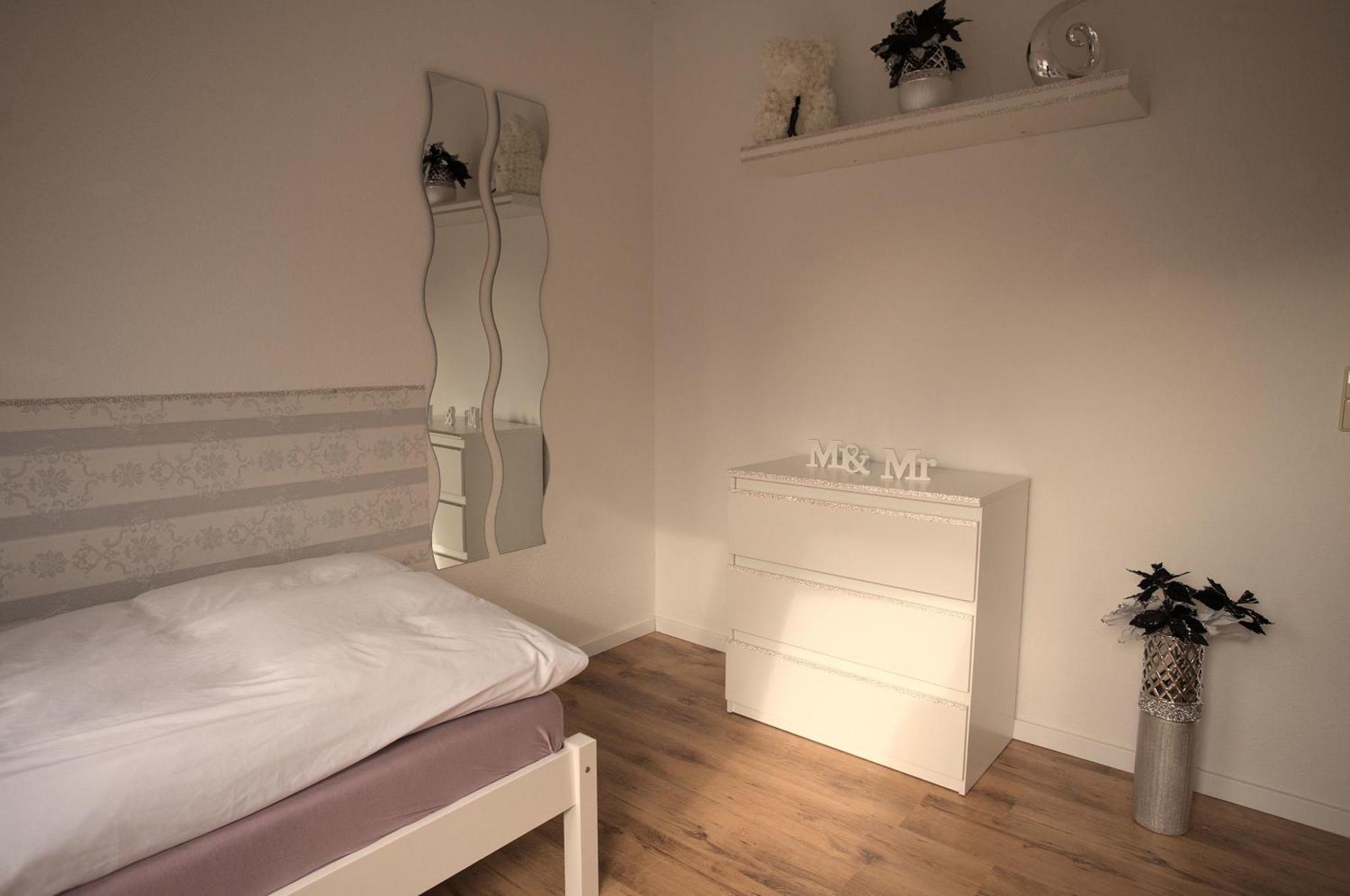 Zum Kaeutzchen 120Qm Ferienhaus 8 Personen 4 Schlafzimmer Nossentiner Huette Eksteriør bilde